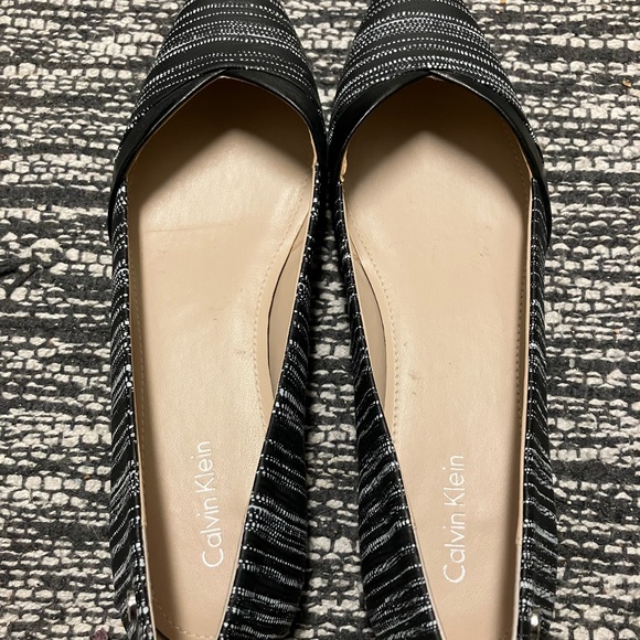 Calvin Klein Black and White Pointed Toe Flats - Picture 3 of 10